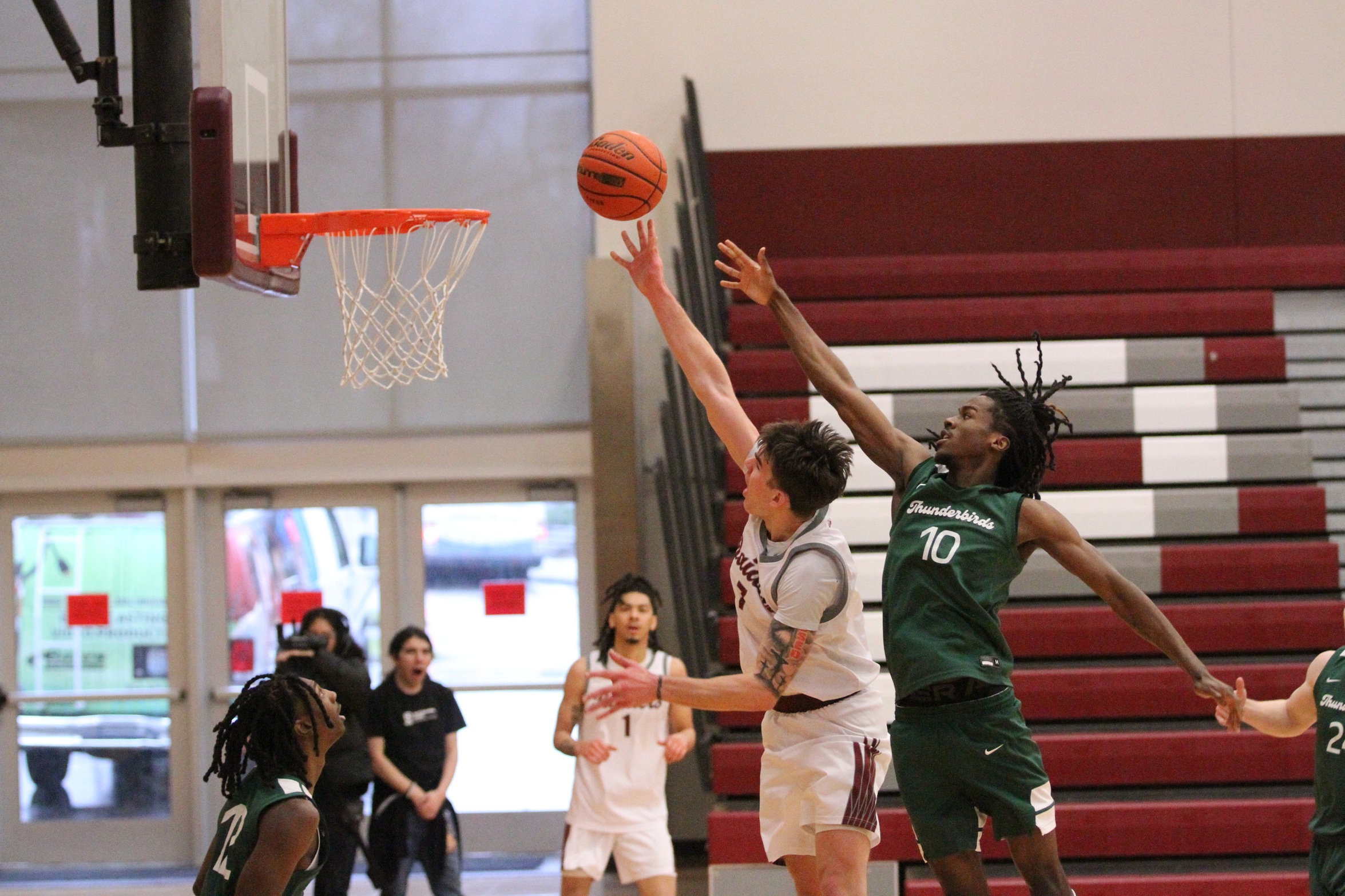Raiders Fall to Highline in West Region Battle