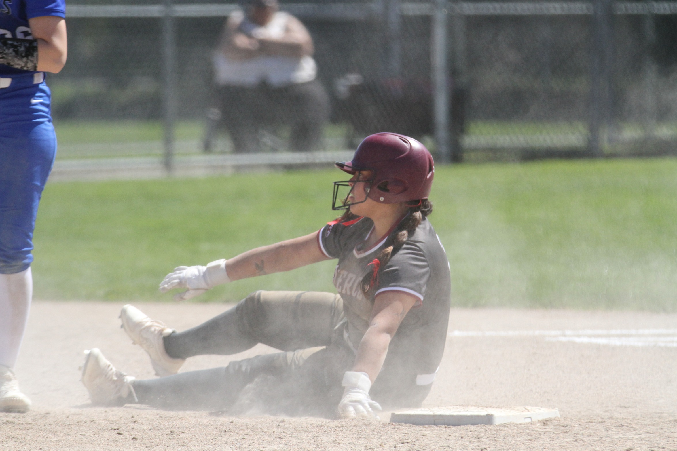 Raiders Drop Two at Home to Douglas