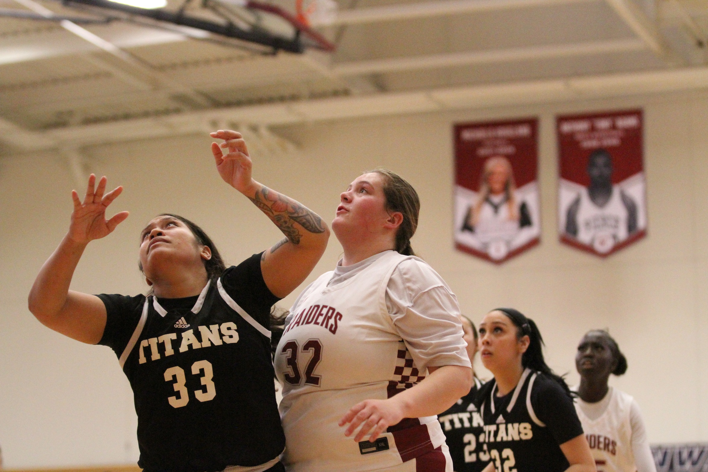 Titans Top Raiders in Saturday Contest